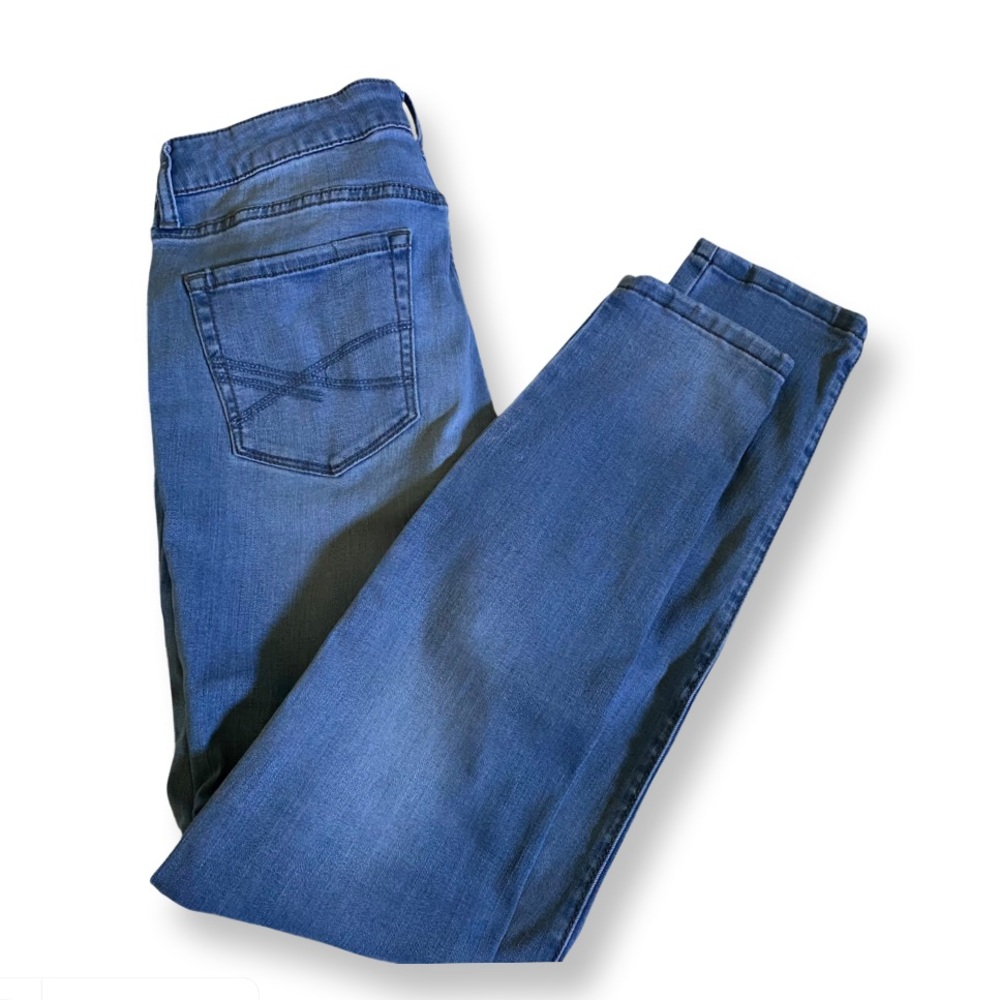 Aeropostale Women’s High Waisted Jegging. Light wash. Size 8 reg